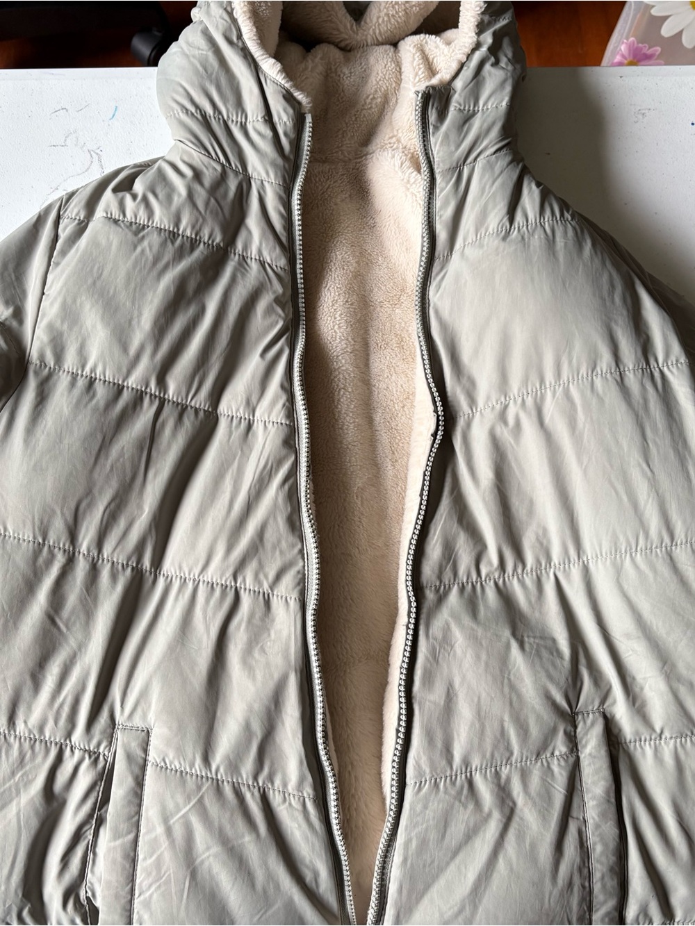 Abercrombie & Fitch Light Gray Puffer Coat with Logo Patch